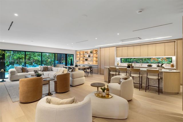 72 W Shore Drive W, Miami, FL 33133