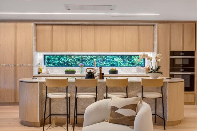 72 W Shore Drive W, Miami, FL 33133