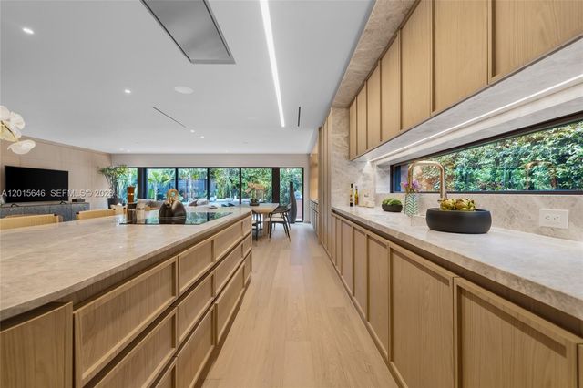 72 W Shore Drive W, Miami, FL 33133