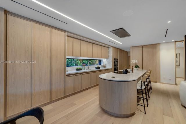 72 W Shore Drive W, Miami, FL 33133