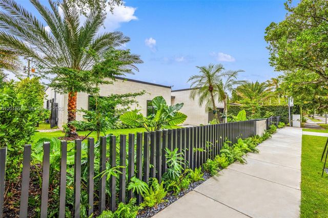 72 W Shore Drive W, Miami, FL 33133