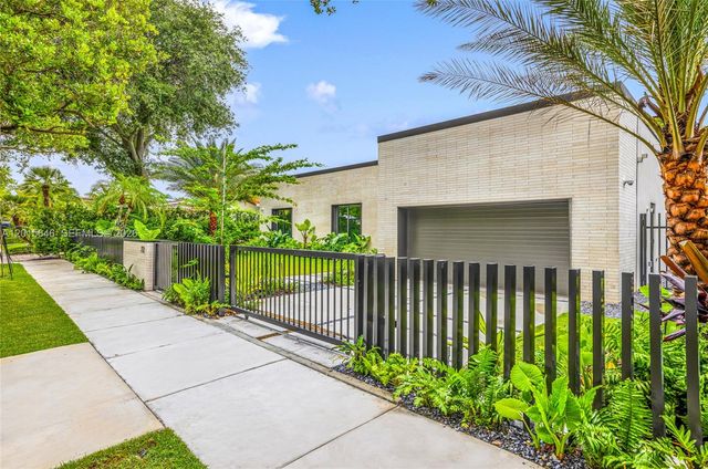72 W Shore Drive W, Miami, FL 33133