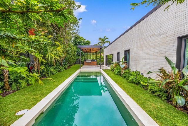 72 W Shore Drive W, Miami, FL 33133