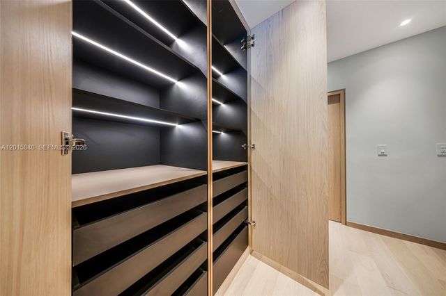 72 W Shore Drive W, Miami, FL 33133