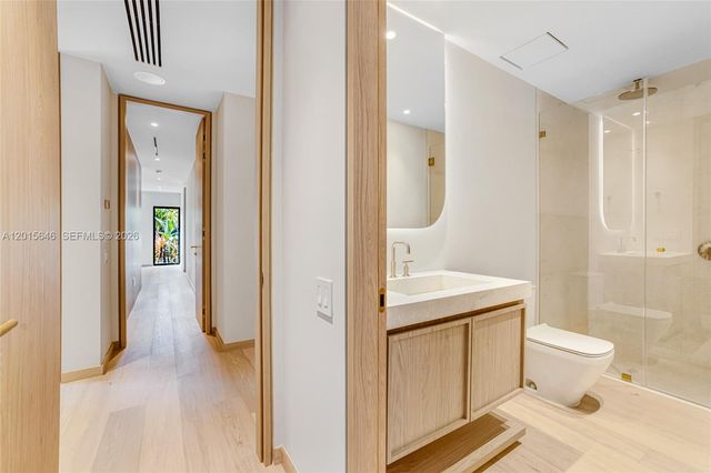 72 W Shore Drive W, Miami, FL 33133