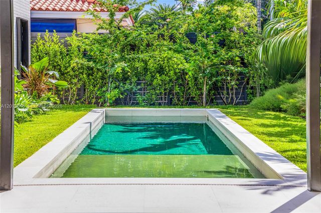 72 W Shore Drive W, Miami, FL 33133