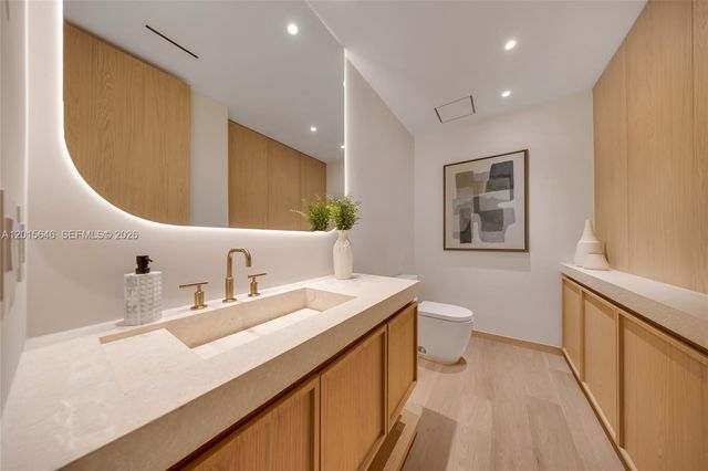 72 W Shore Drive W, Miami, FL 33133