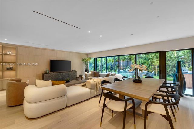 72 W Shore Drive W, Miami, FL 33133