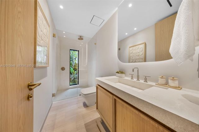72 W Shore Drive W, Miami, FL 33133