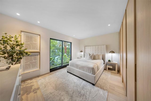 72 W Shore Drive W, Miami, FL 33133