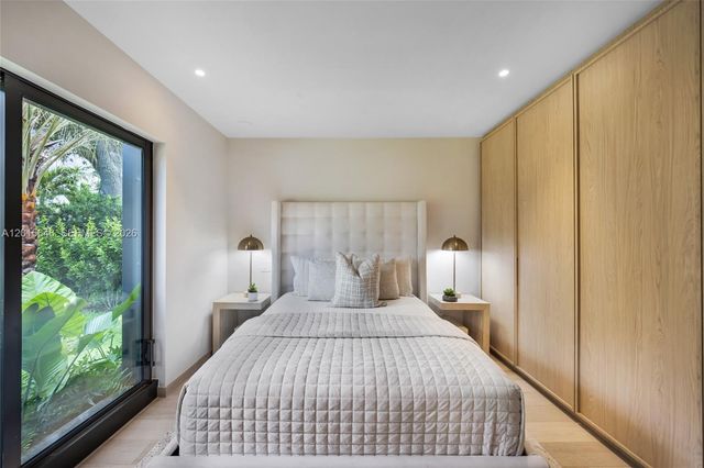 72 W Shore Drive W, Miami, FL 33133