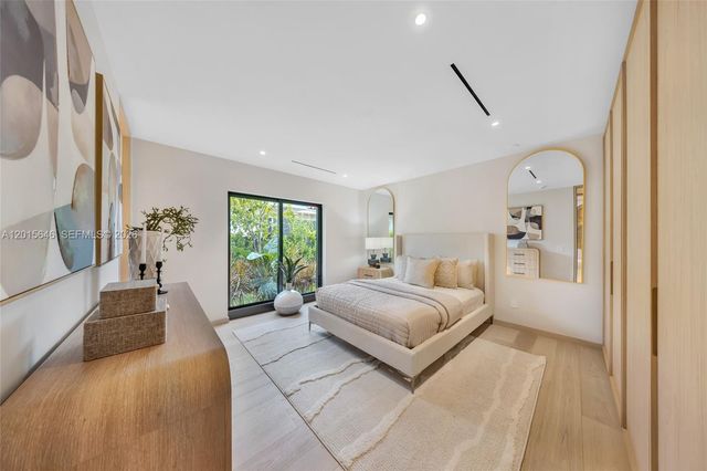 72 W Shore Drive W, Miami, FL 33133