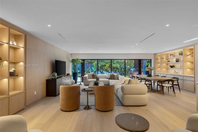 72 W Shore Drive W, Miami, FL 33133
