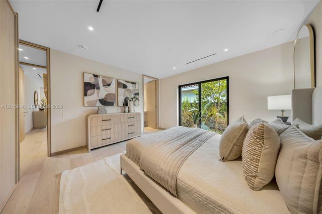 72 W Shore Drive W, Miami, FL 33133