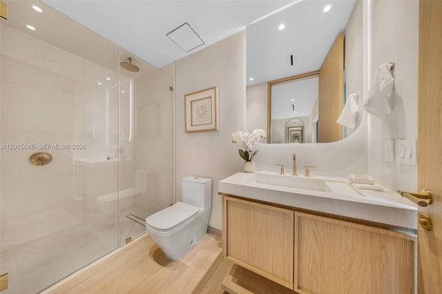 72 W Shore Drive W, Miami, FL 33133