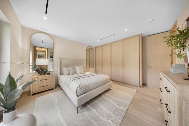 72 W Shore Drive W, Miami, FL 33133