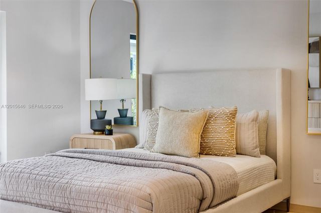 72 W Shore Drive W, Miami, FL 33133