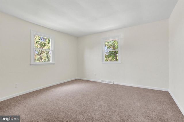 37 LISBURN AVE, Shrewsbury, PA 17361