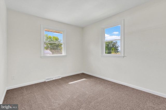 37 LISBURN AVE, Shrewsbury, PA 17361