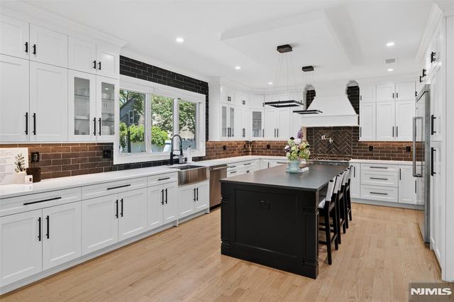 457 Lincoln Drive, Paramus, NJ 07652