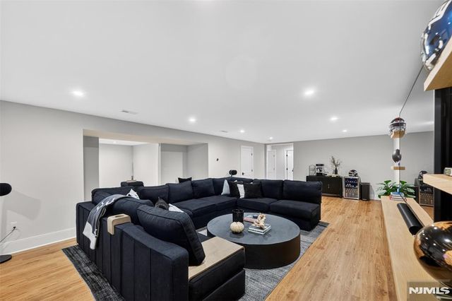 457 Lincoln Drive, Paramus, NJ 07652