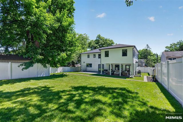 457 Lincoln Drive, Paramus, NJ 07652
