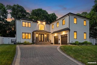 457 Lincoln Drive, Paramus, NJ 07652