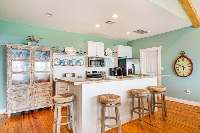 948 Barkley Street, Gilchrist, TX 77617