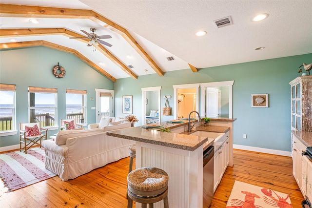 948 Barkley Street, Gilchrist, TX 77617