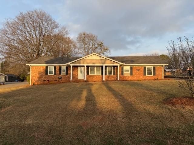 18 Annandale Drive, Boiling Springs, SC 29316