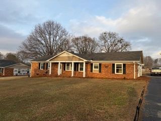 18 Annandale Drive, Boiling Springs, SC 29316