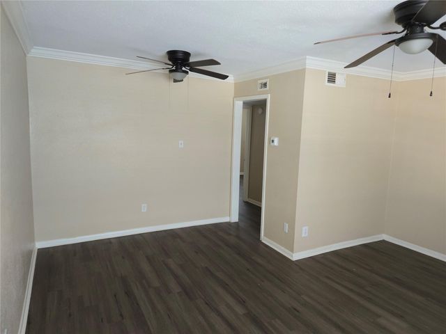 4710 Airport Boulevard 203, Houston, TX 77048