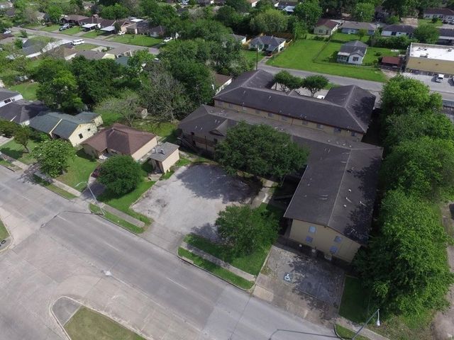 4710 Airport Boulevard 203, Houston, TX 77048