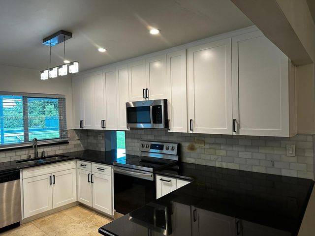 9940 SW 62nd Street, Miami, FL 33173