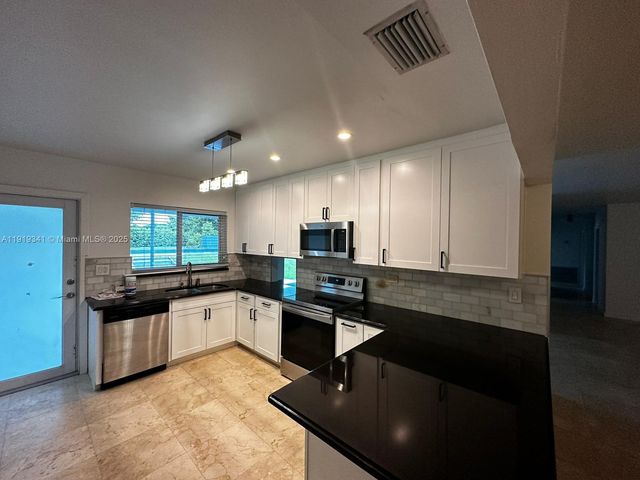 9940 SW 62nd Street, Miami, FL 33173