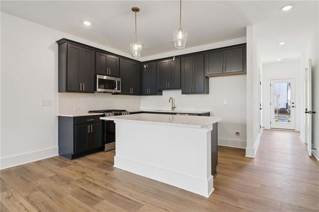 1617 Worley Way NW, Atlanta, GA 30318