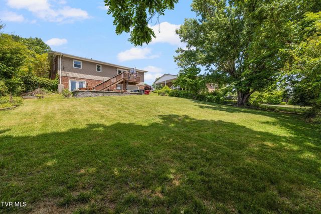 906 Locklaine Drive, Johnson City, TN 37601