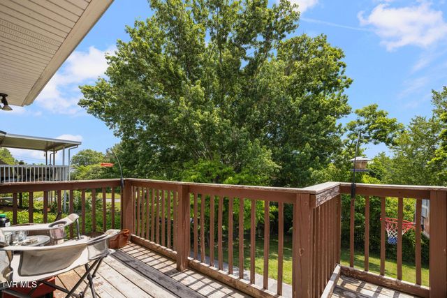 906 Locklaine Drive, Johnson City, TN 37601