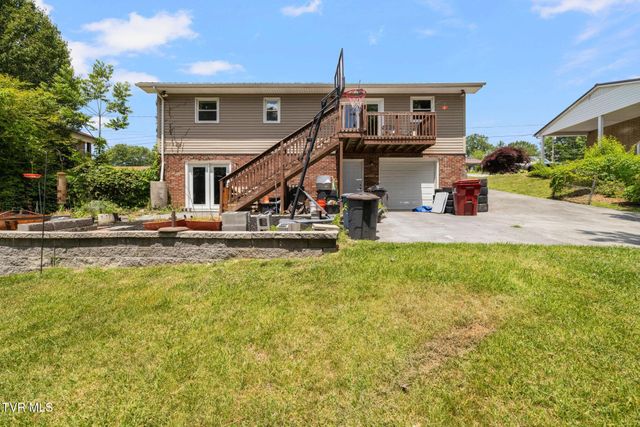 906 Locklaine Drive, Johnson City, TN 37601