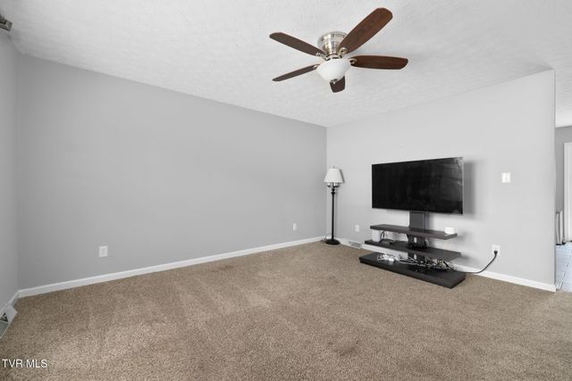906 Locklaine Drive, Johnson City, TN 37601