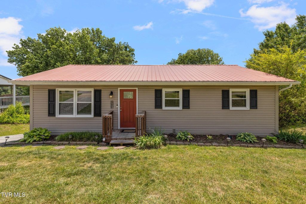 906 Locklaine Drive, Johnson City, TN 37601