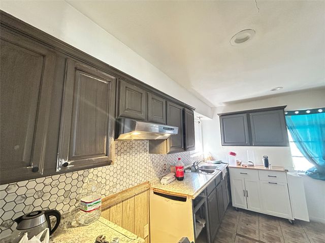 4728 Trail Lake Drive, Fort Worth, TX 76133