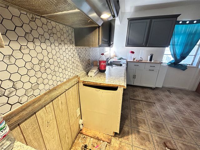 4728 Trail Lake Drive, Fort Worth, TX 76133