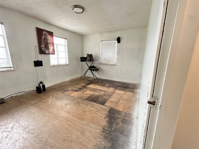 4728 Trail Lake Drive, Fort Worth, TX 76133