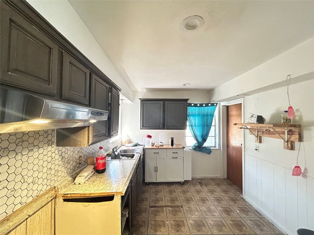 4728 Trail Lake Drive, Fort Worth, TX 76133