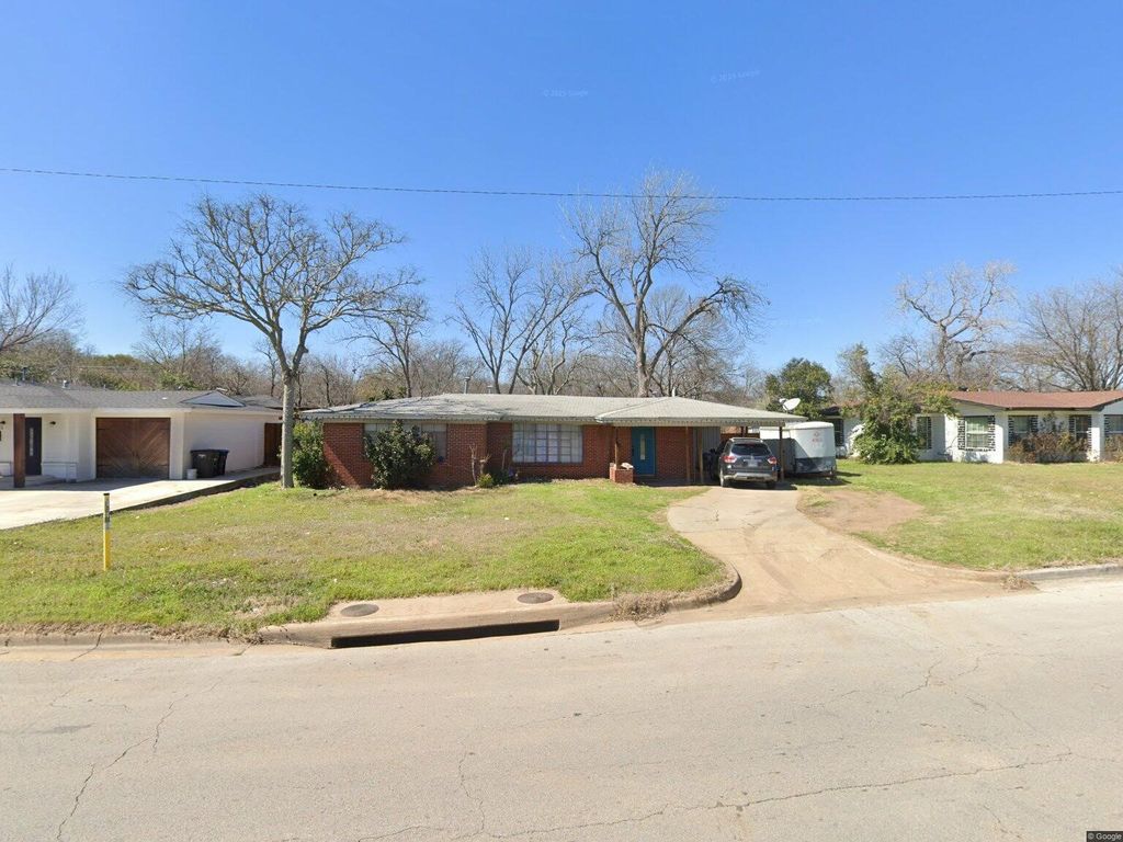 4728 Trail Lake Drive, Fort Worth, TX 76133