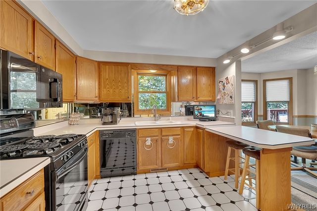 15 In The Woods Lane, West Seneca, NY 14224