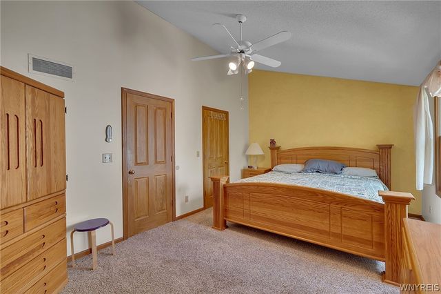 15 In The Woods Lane, West Seneca, NY 14224