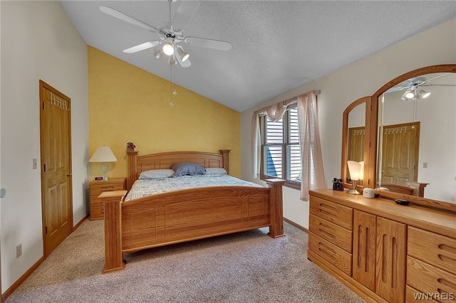 15 In The Woods Lane, West Seneca, NY 14224