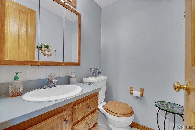 15 In The Woods Lane, West Seneca, NY 14224